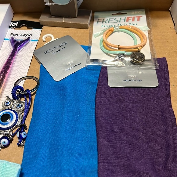 New Ladies/Women Mixed Lot Accessories Bundle of 9 Items Gift Idea (H-8) - Picture 8 of 16